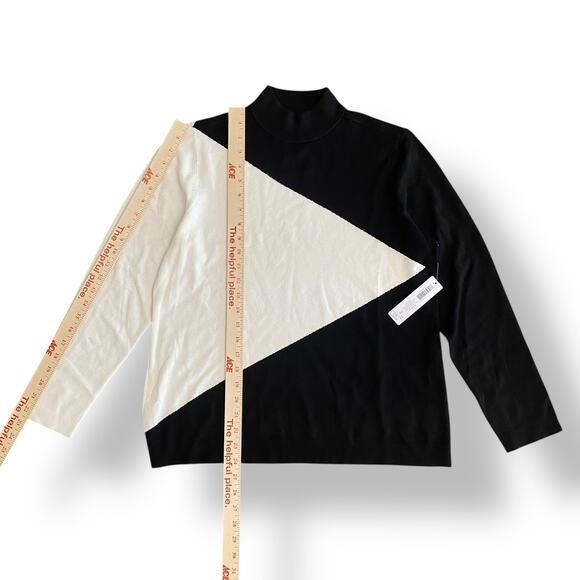 Chico’s NWT Colorblock Pullover Turtleneck in Black Ecru Women’s Size 2 - Picture 4 of 9